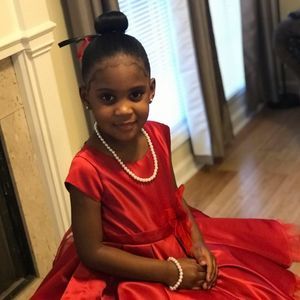 Meet your Posher, Ava